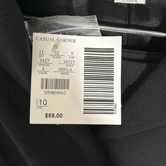 Casual corner, women’s size 10, black pants suit, NWT, four button - Picture 2 of 2